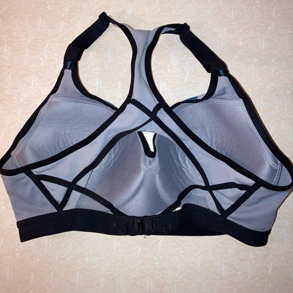 Incredible by Victoria’s Secret Padded Sports Bra 36B - Picture 4 of 6